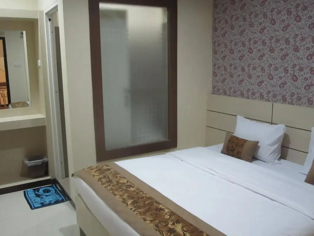 Маланг: Lily Guest House
