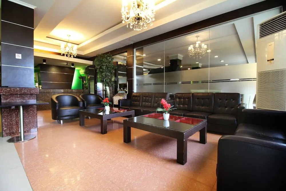 Кендари: Airy Syariah Kendari Barat Edy Sabara 1A