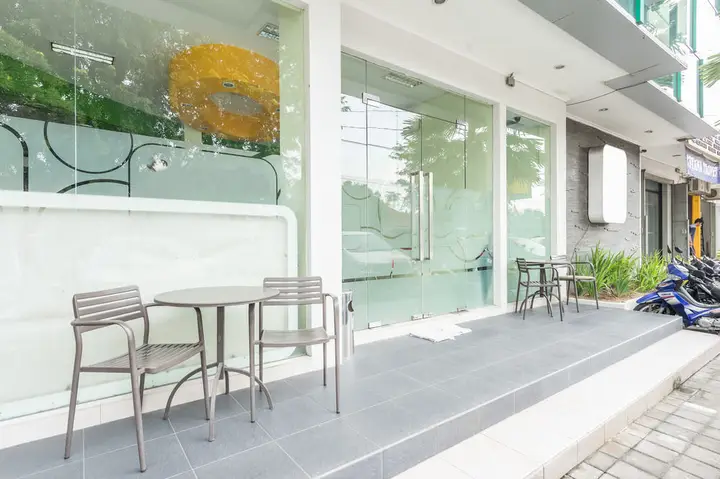 Суракарта: Airy Terminal Tirtonadi Ahmad Yani 280 Solo