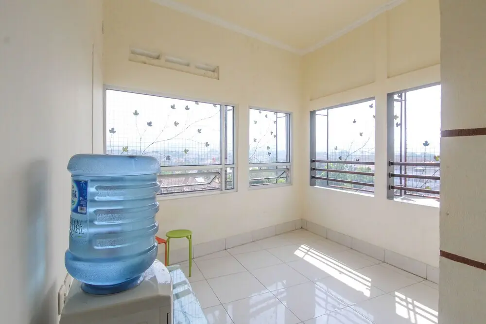 Бандунг: Airy Cihaurgeulis Surapati 235 Bandung