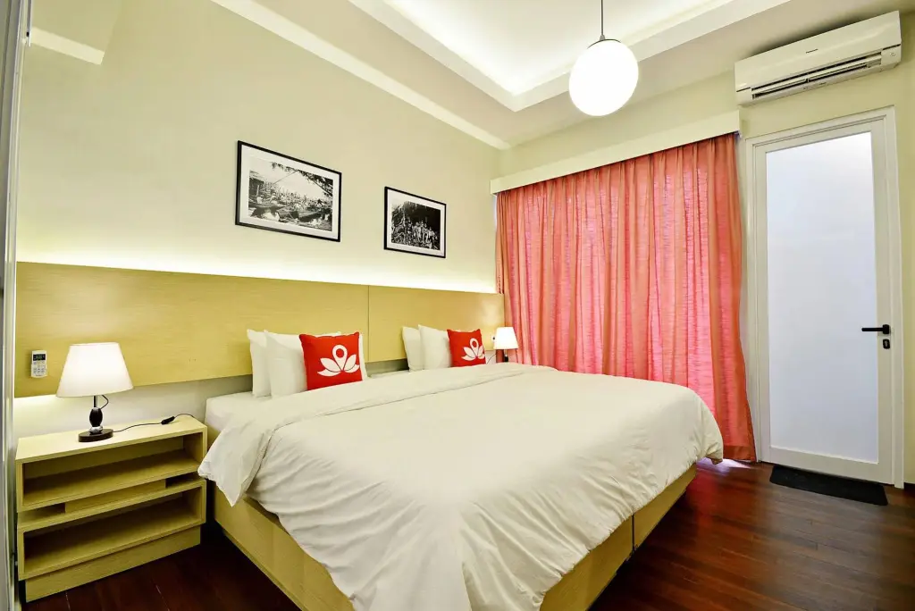 Джакарта: ZEN Premium Kemang Pejaten