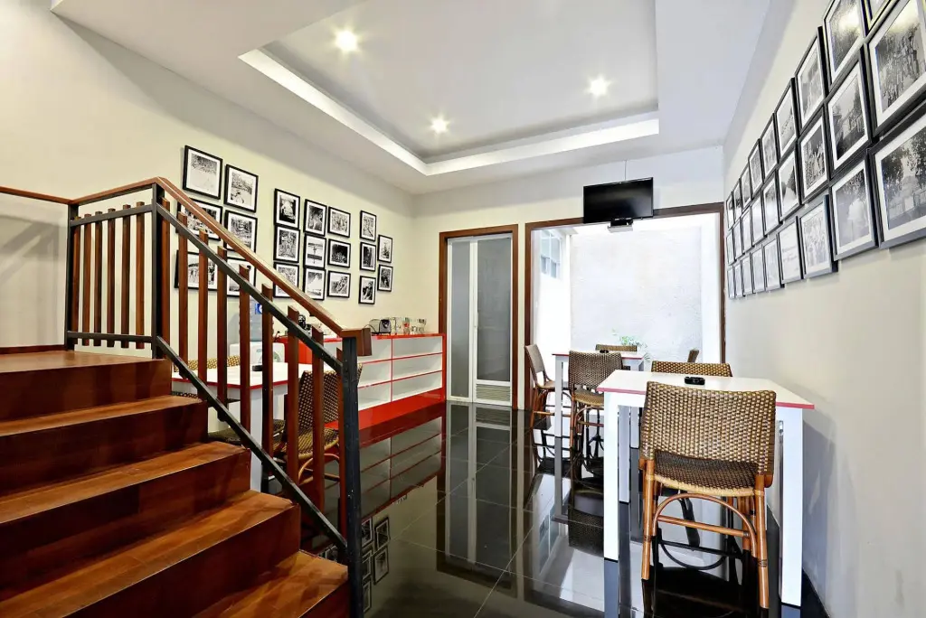 Джакарта: ZEN Premium Kemang Pejaten