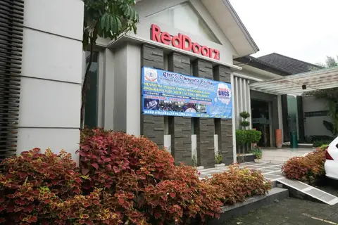 RedDoorz near Gedung Sate — фото 1