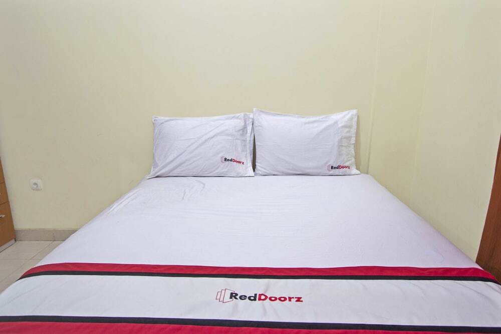 Депок: RedDoorz @ Pogung Baru