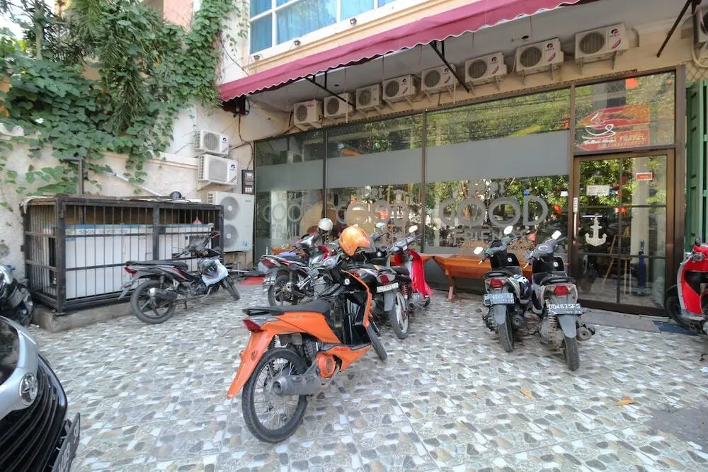 Макассар: Airy Panakkukang Bougenville 26 Makassar
