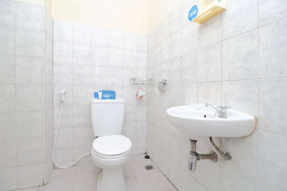 Макассар: Airy Panakkukang Bougenville 26 Makassar