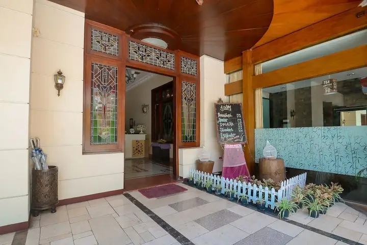 Маланг: Airy Klojen Lamongan 12 Malang
