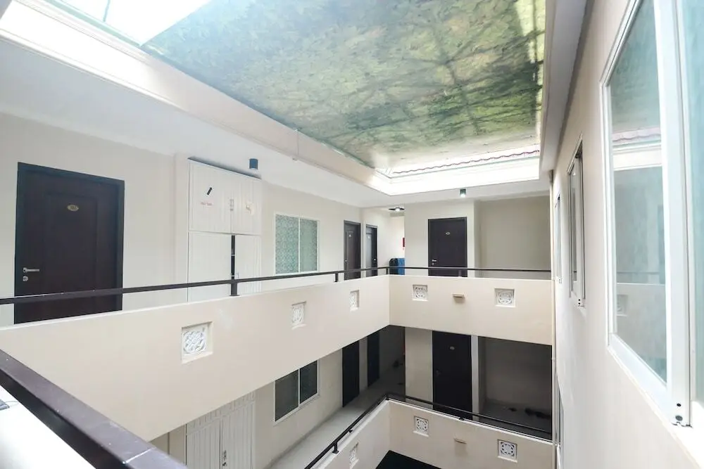 Сурабая: Airy Ahmad Yani Ketintang Baru Dua 12 Surabaya