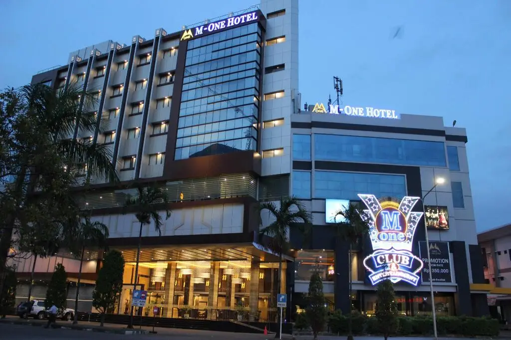 Батам: M One Hotel