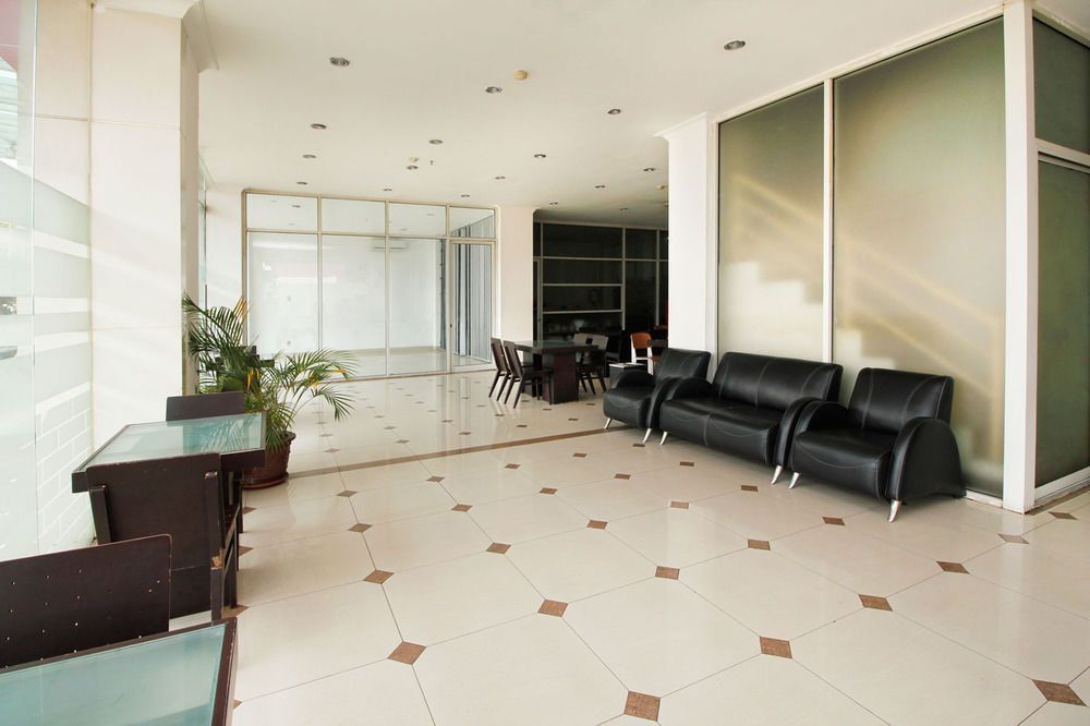 Джакарта: Airy Blok M Panglima Polim