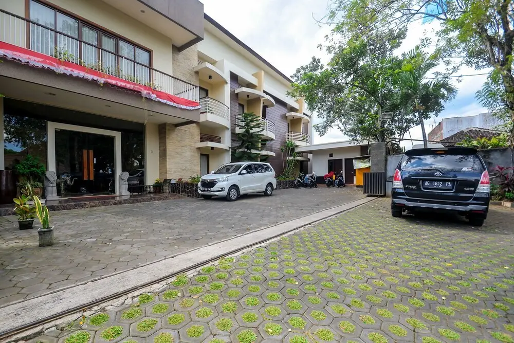 Маланг: Airy Klojen UM Raung 2 Malang