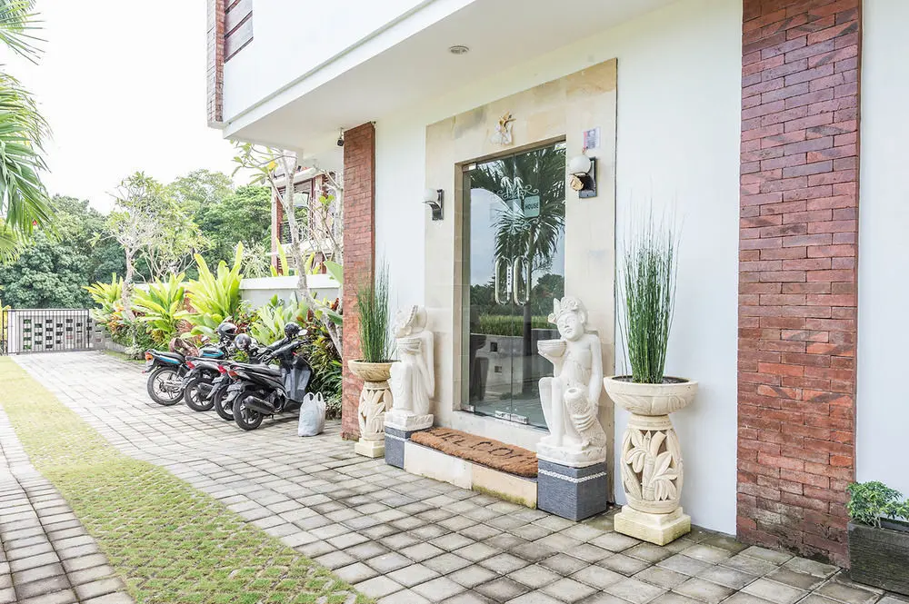 Керобокан: Airy Seminyak Kerobokan Raya Gang Tujuh Bali
