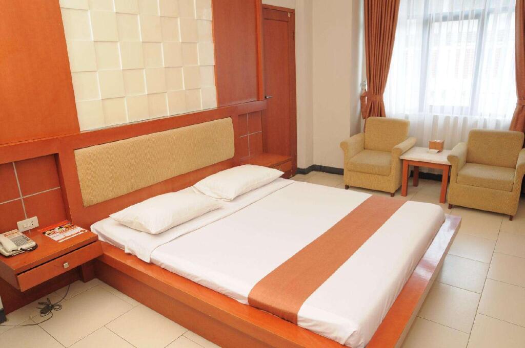 Бандар-Лампунг: Hotel Arinas