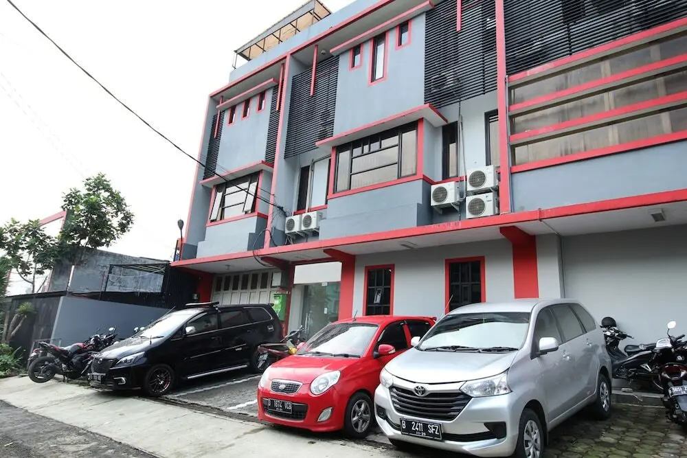 Бандунг: Airy Pasteur Surya Sumantri Kav 4B Sutami Bandung