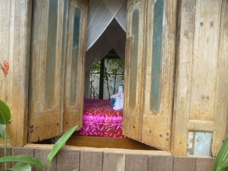 Tanggal Merah Guest House — фото 1