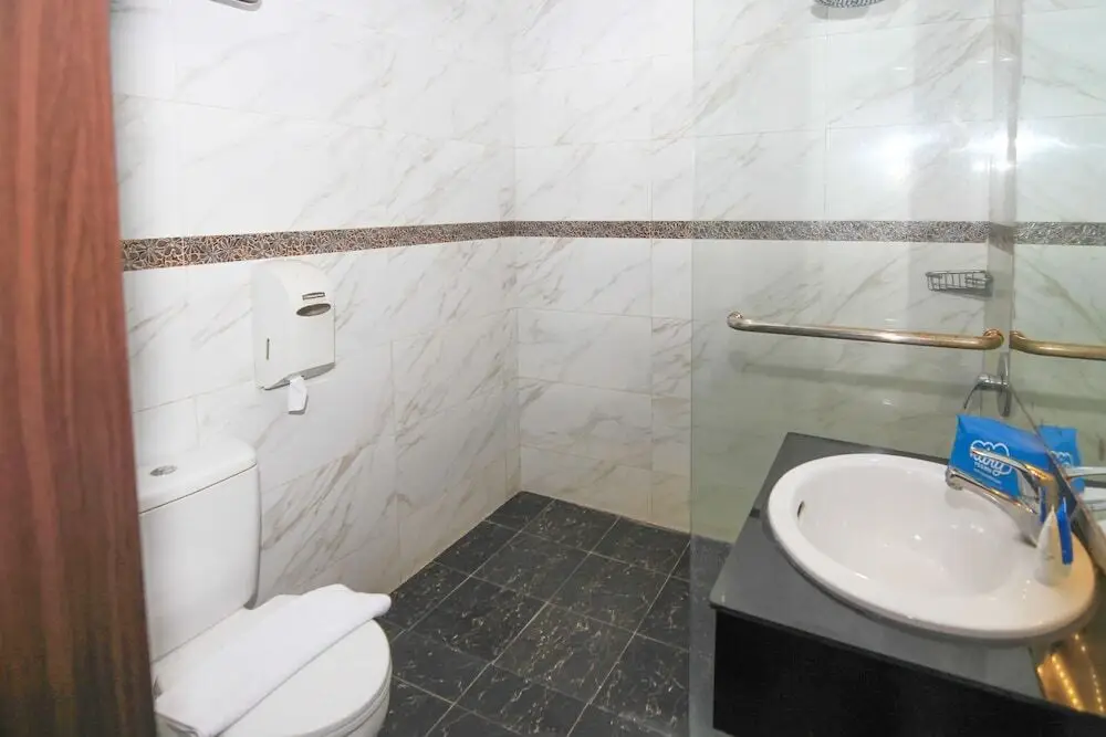 Санур: 巴厘岛登巴萨艾里萨努尔新路伍拉赖402号酒店(Airy Sanur Bypass Ngurah Rai 402 Bali)