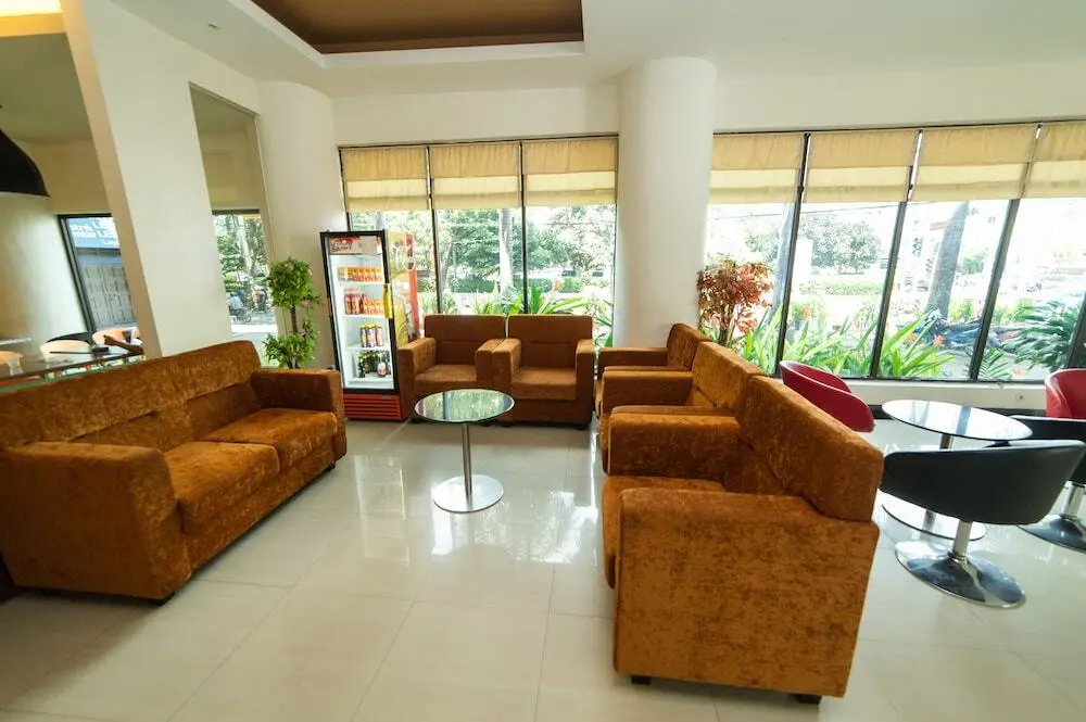 Макассар: Airy Ratu Indah Ratulangi 17 Makassar
