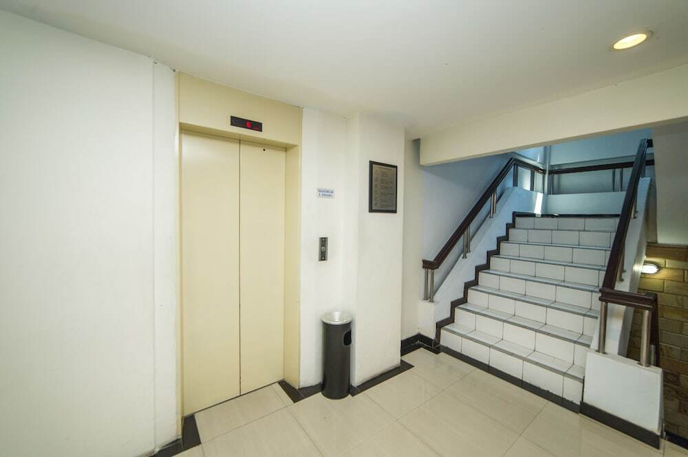 Макассар: Airy Ratu Indah Ratulangi 17 Makassar