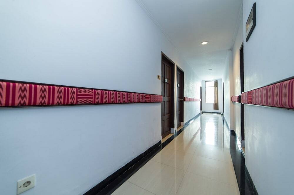 Макассар: Airy Ratu Indah Ratulangi 17 Makassar