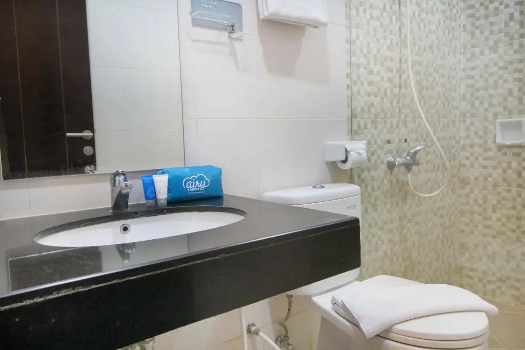 Сурабая: Best Hotel Kedungsari