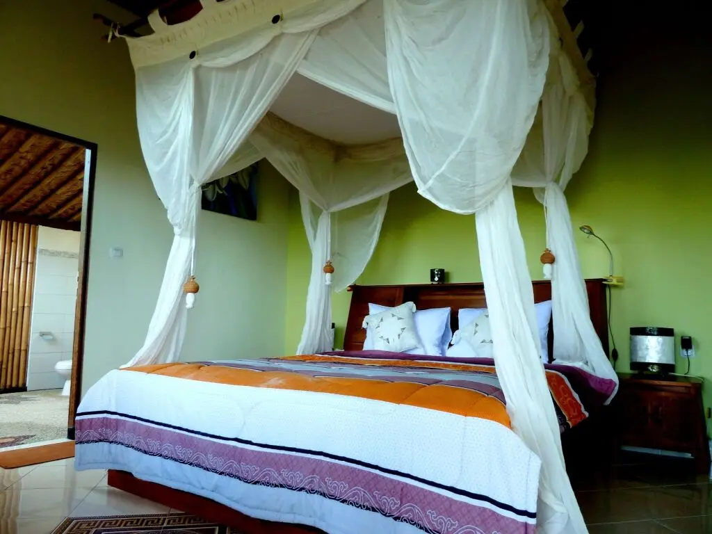 Серая: Frangipani Inn & Restaurant