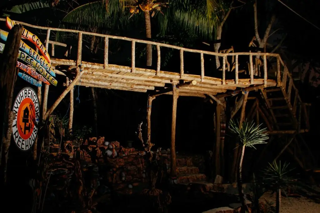 Пенида: Nyuh Bengkok Tree House