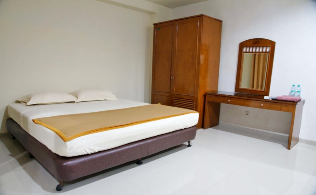 Сурабая: Ramayana Indah Hotel by RedDoorz