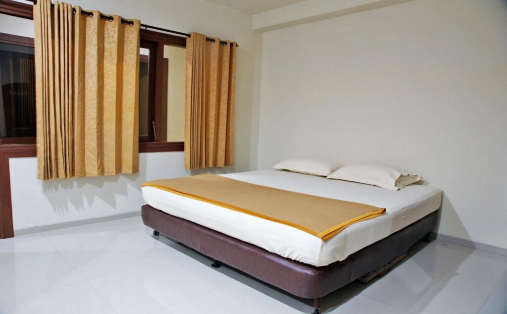 Сурабая: Ramayana Indah Hotel by RedDoorz