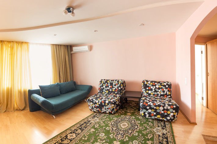 Курган: Apartments Viktory on street Maksima Gorjkogo, 160