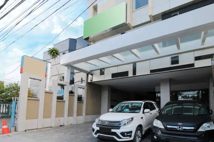 Сурабая: Airy Taman Remaja Kusuma Bangsa Surabaya
