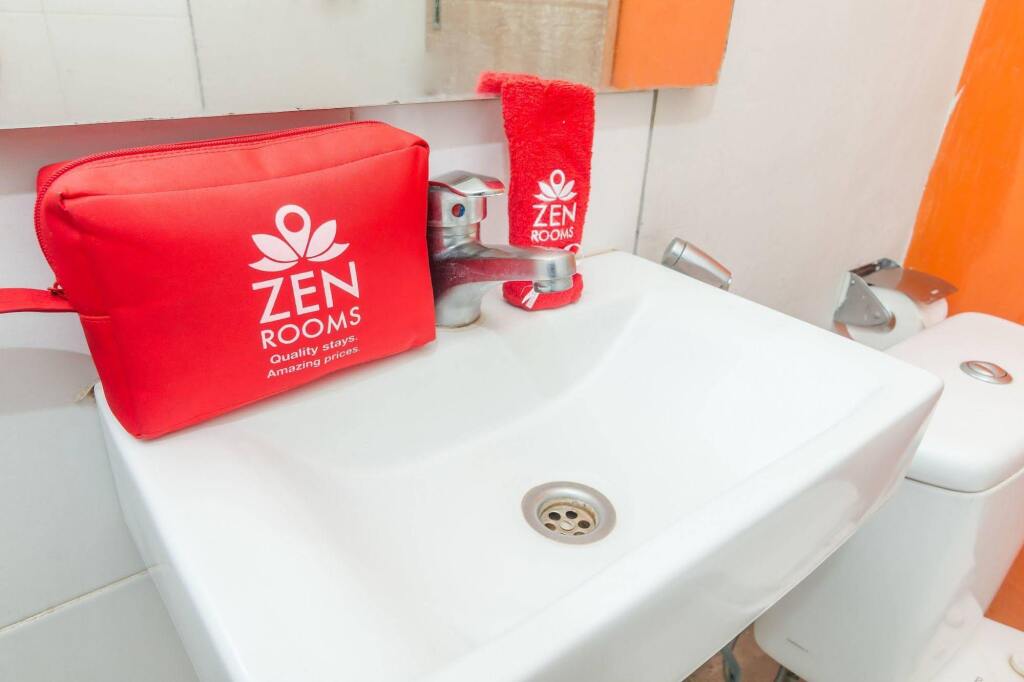Денпасар: Zen Rooms Ciung Wanara Denpasar Syriath