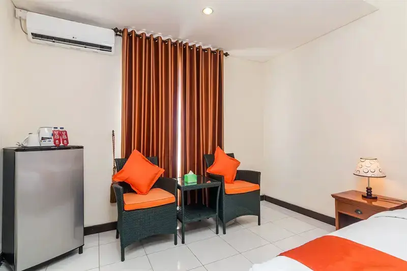 Денпасар: ZEN Rooms Puputan Renon