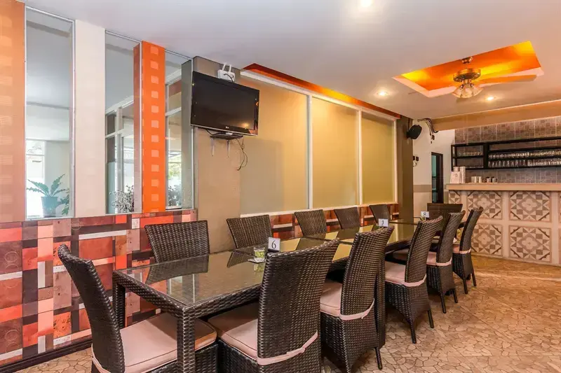 Денпасар: ZEN Rooms Puputan Renon