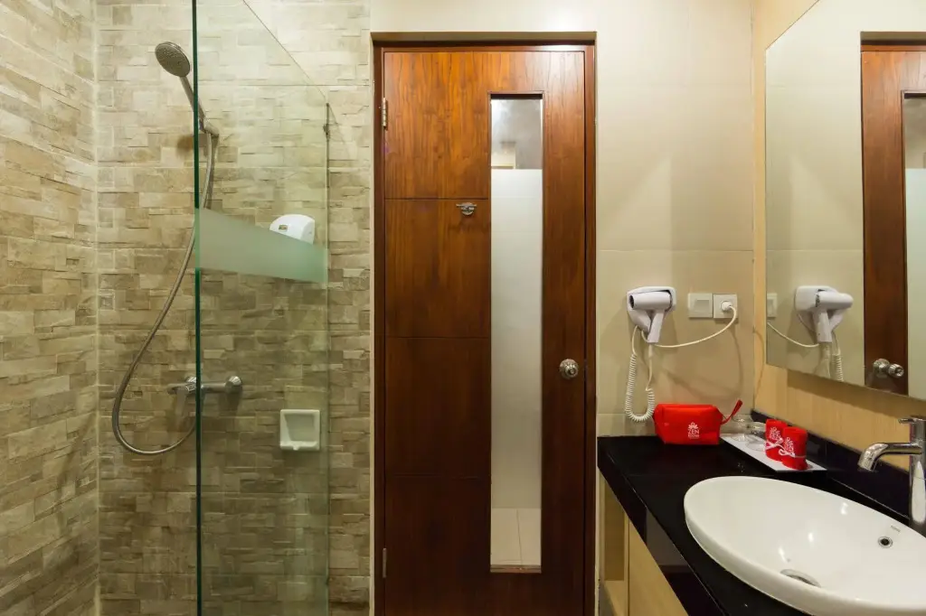 Кута: ZEN Rooms Kuta Tuban Suites