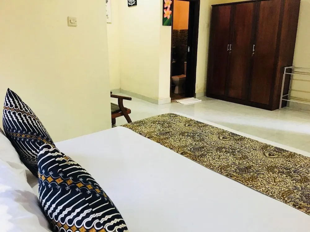Джианьяр: Local Family House