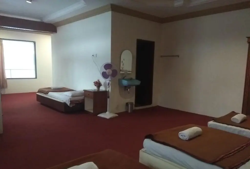 Букиттинги: Hotel Maninjau Indah
