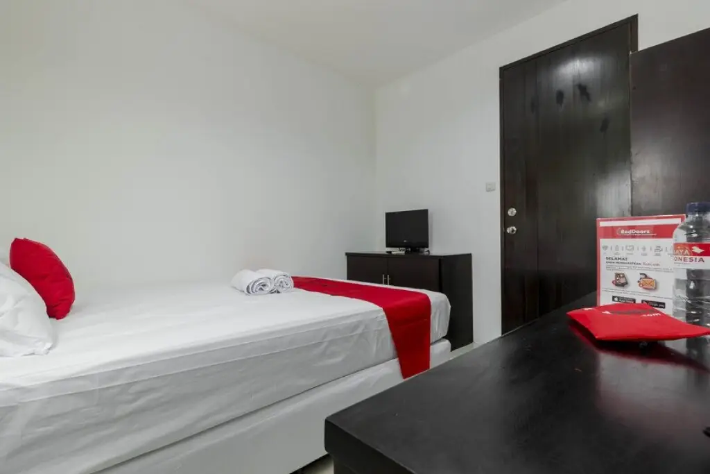 Джакарта: RedDoorz Plus @ Pasar Baru