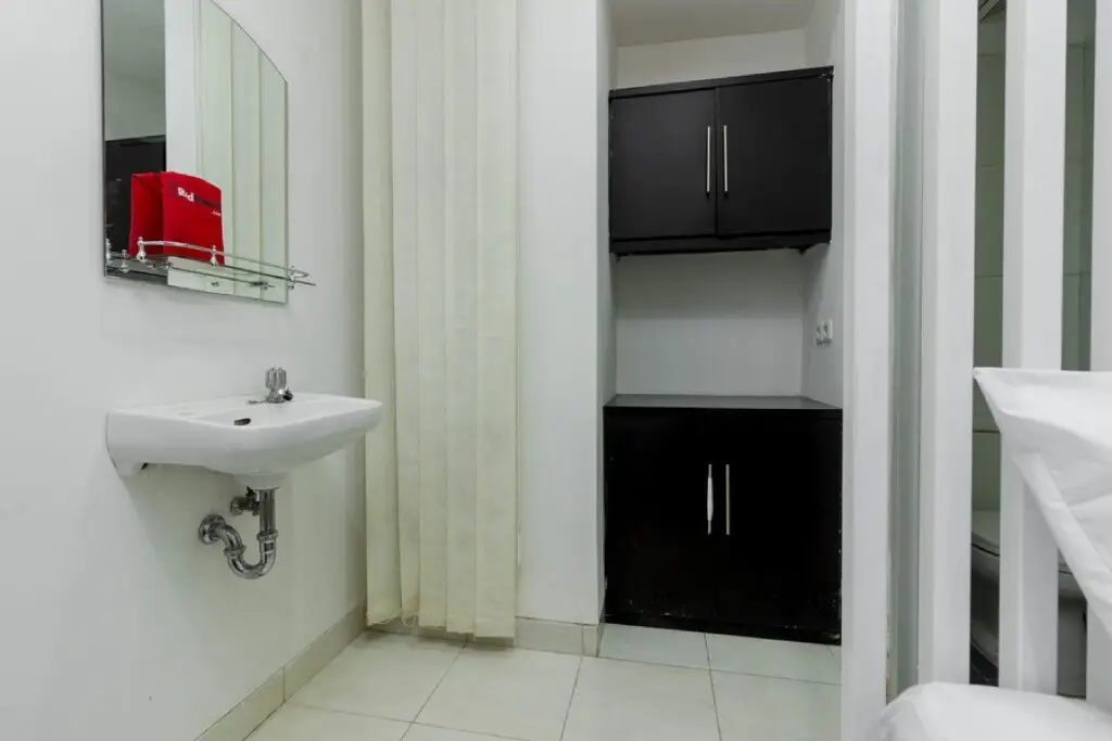 Джакарта: RedDoorz Plus @ Pasar Baru