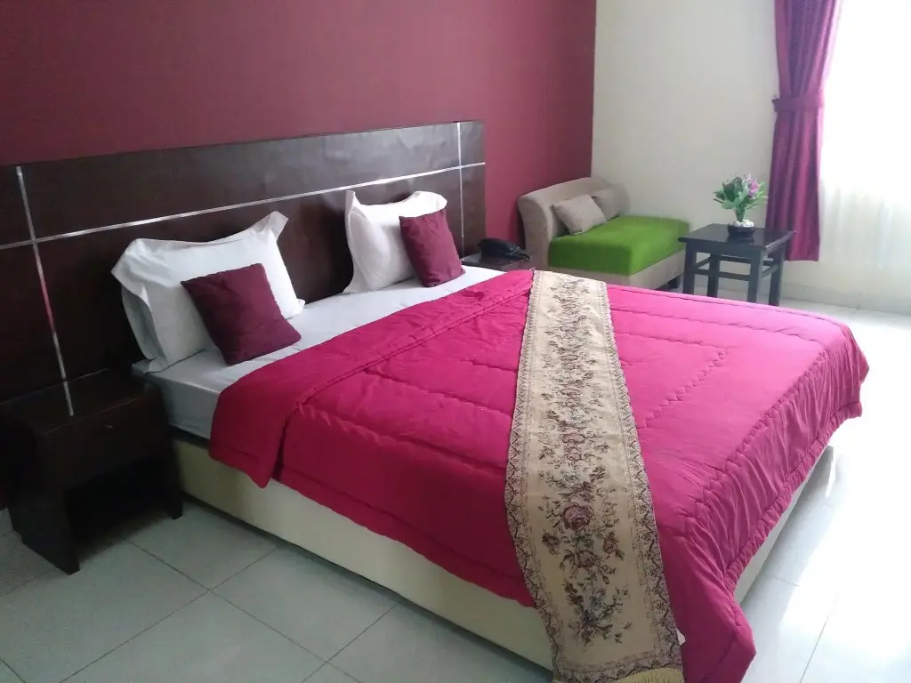 Чианджур: Charaka Hotel