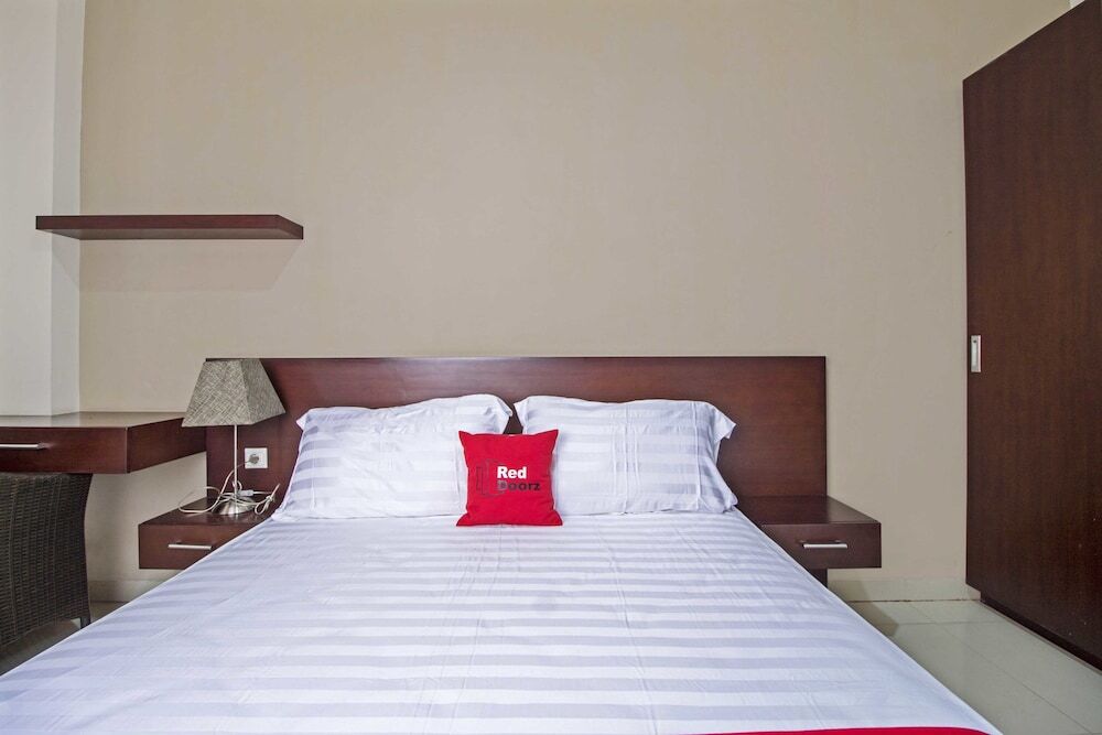 Джакарта: RedDoorz Plus Near Ambassador Mall