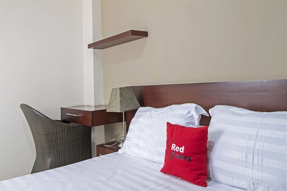 Джакарта: RedDoorz Plus Near Ambassador Mall