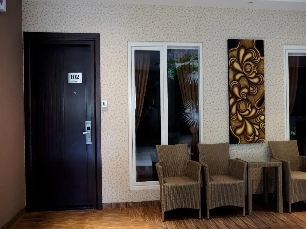 Маланг: De'Corner Guest House
