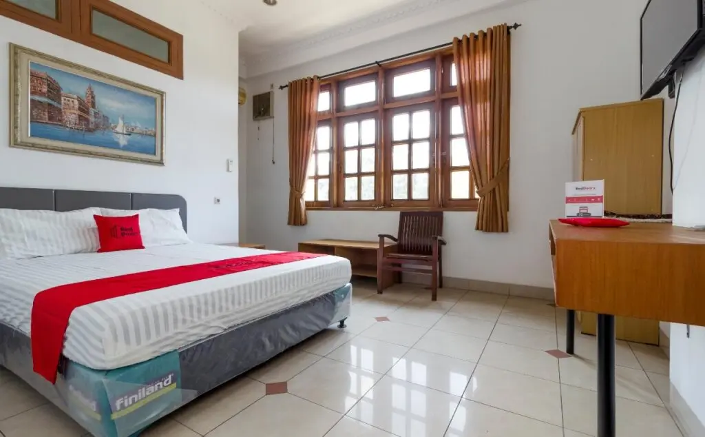 Южный Тангеранг: RedDoorz @ Taman Menteng Bintaro