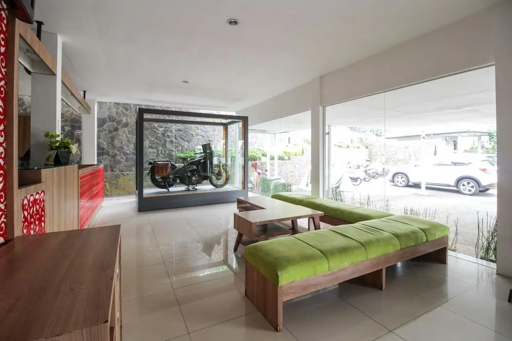 Сизаруа: Airy Cisarua Raya Puncak KM 85 Bogor