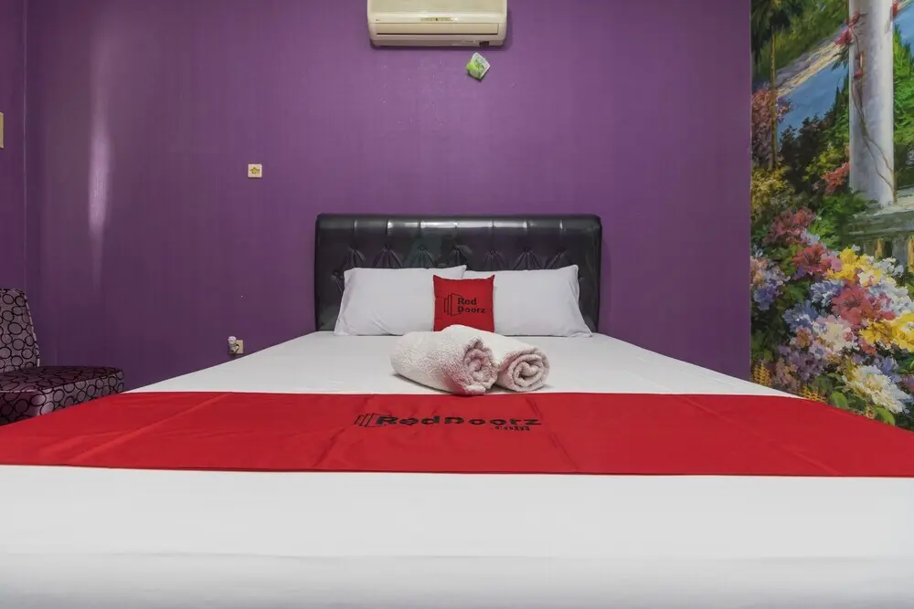 Джакарта: RedDoorz @ Duren Sawit