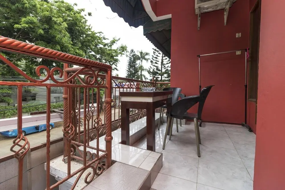 Джакарта: RedDoorz @ Duren Sawit