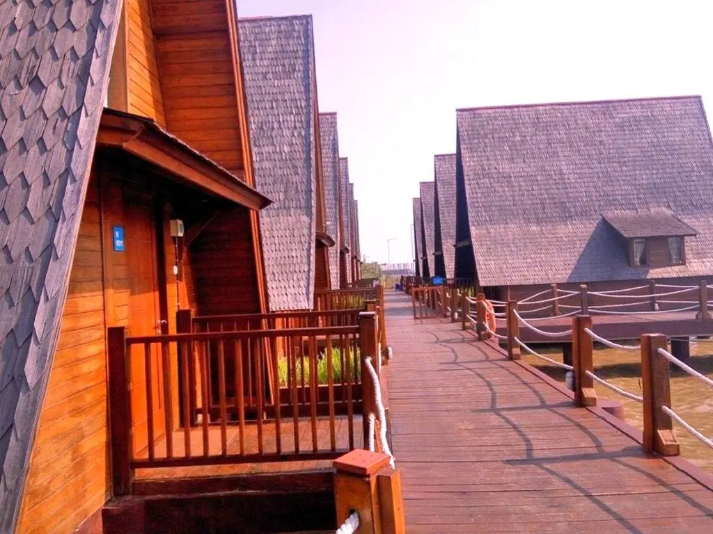 Чиребон: Seaview Cottage Cirebon Waterland