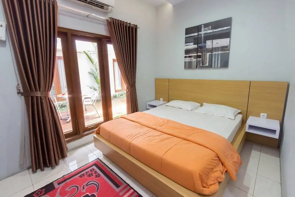 Батуретно: Hotel Absari