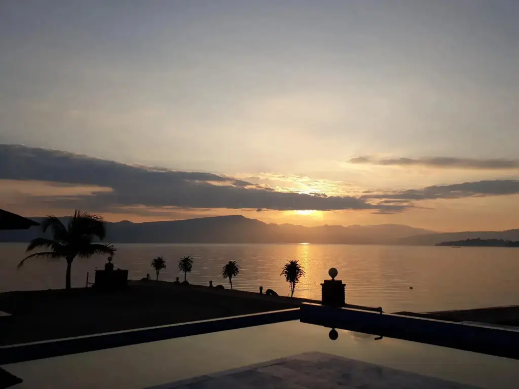 Озеро Тоба: Rogate Beach Hotel