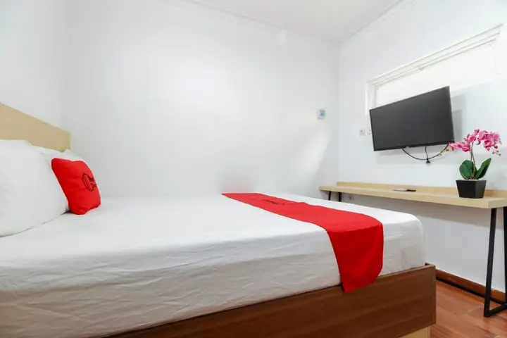Слеман: RedDoorz Plus Near Jogja Kembali Monument